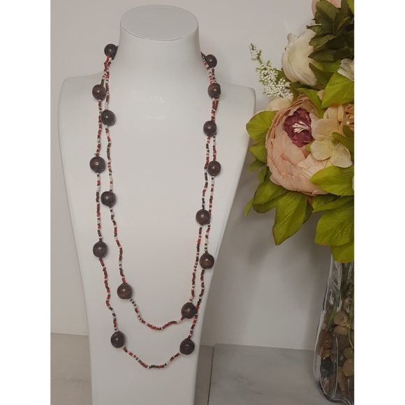 Jewelry - ✔️Long Wood Beaded Necklace